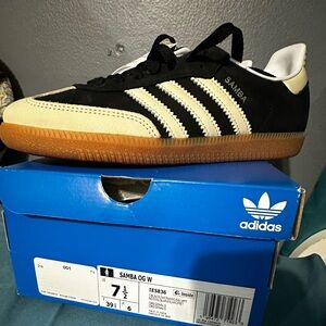 ADIDAS SAMBA OG  Women’s 7.5
Core Black/Wonder White/Silver Metallic